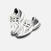 New Balance 1906R - Silver Metallic / Black / Sea Salt