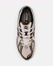 M1906RA White Metallic Silver / Gold